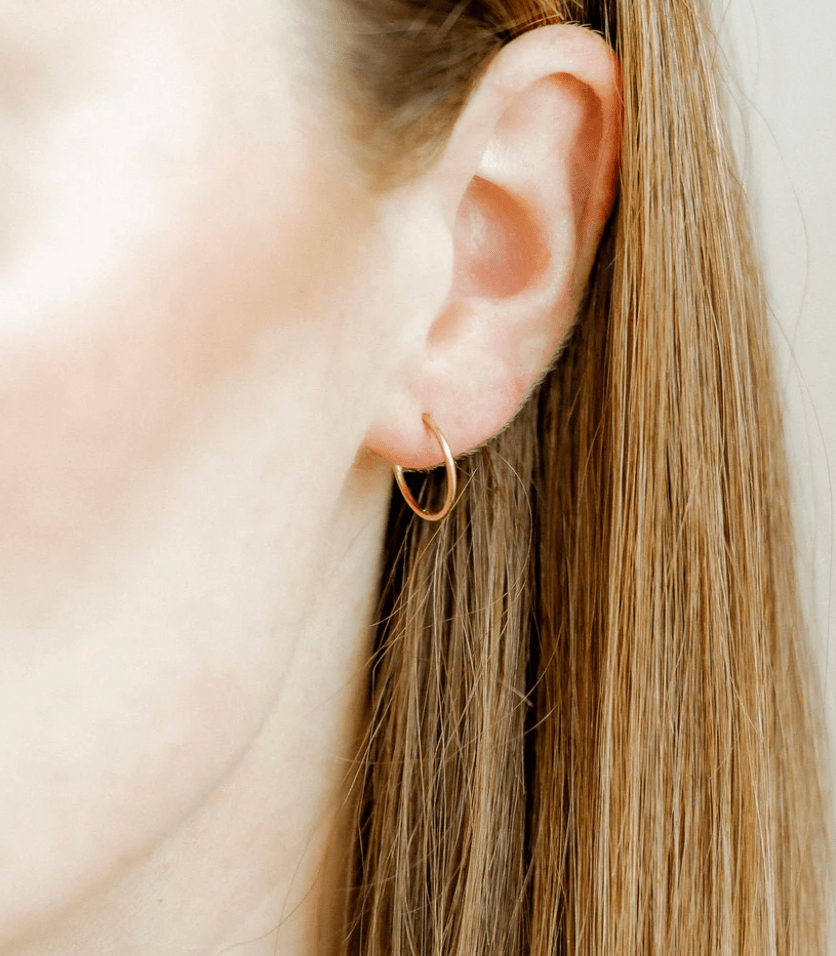 Ava Huggie Infinity Hoop Earrings Gold 10 MM | LINNY CO