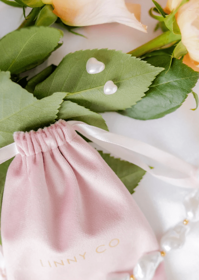 Lucia Small Screwback Stud Earrings | LINNY CO - Grayce's Boutique