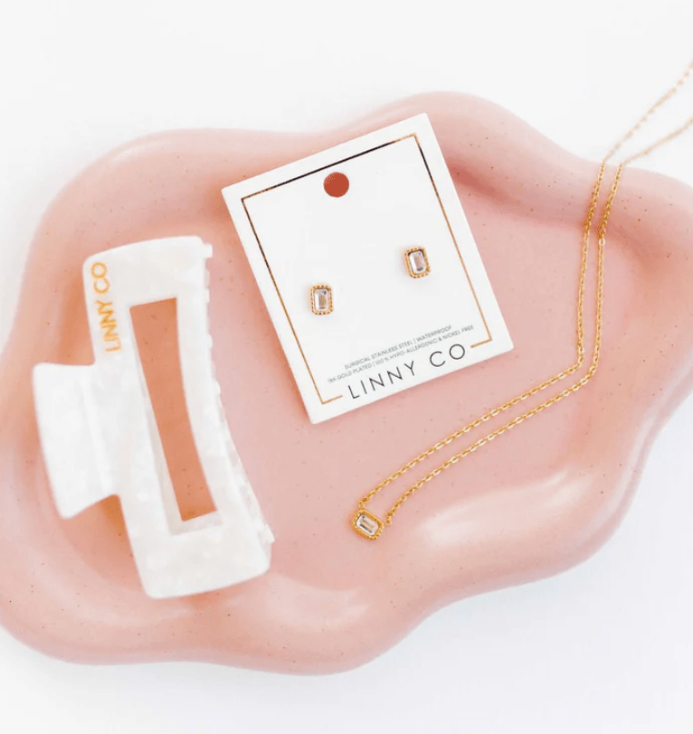 Madison Gold Clear Screwback Stud Earrings | LINNY CO - Grayce's Boutique