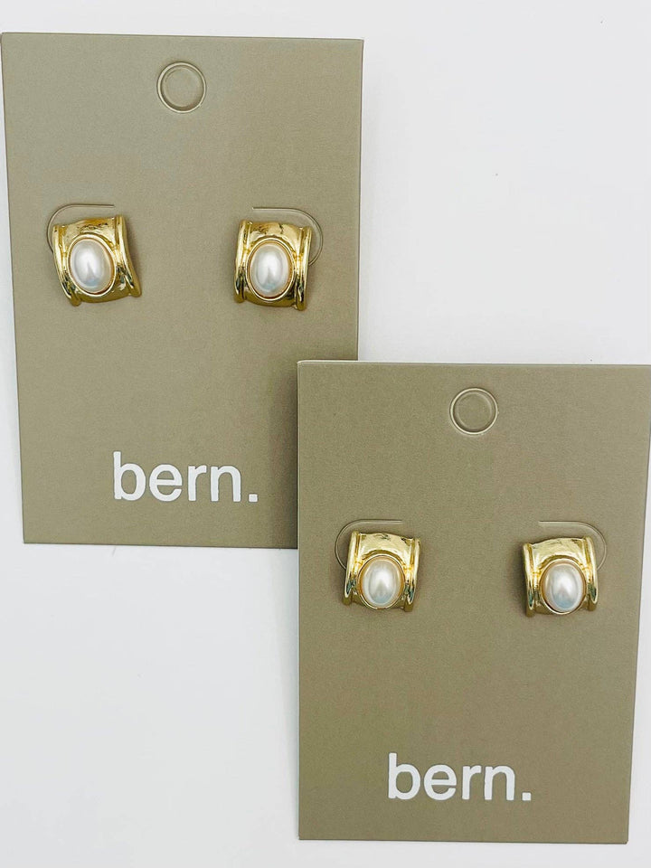 MINI - Egyptian Pearl Stud - MainStreet Clothing Co.