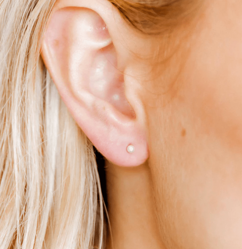 Payton Pearl White Screwback Stud Earrings 3MM | LINNY CO - Grayce's Boutique