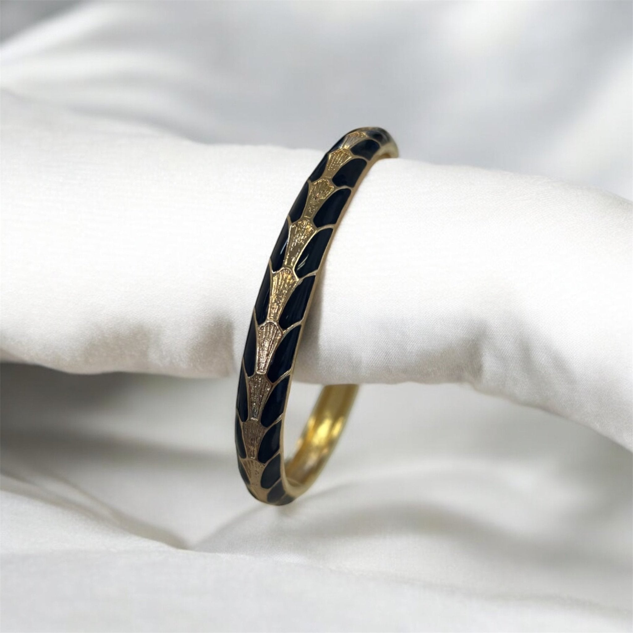 Show Me Off Bracelet - MainStreet Clothing Co.